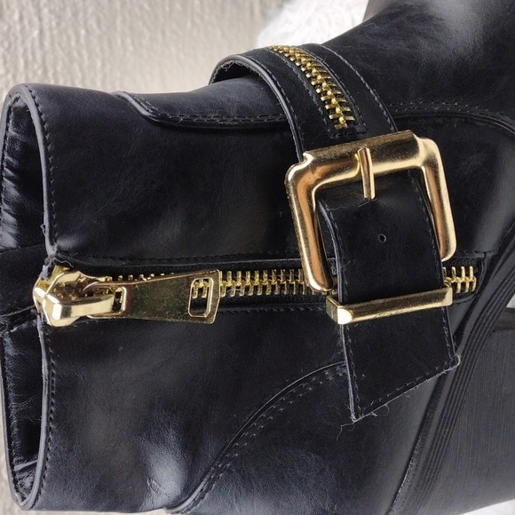 Soda Black Faux Leather Dual Zip Buckle   Round Toe Stacked Heel Moto Ankle Boot - Picture 13 of 16